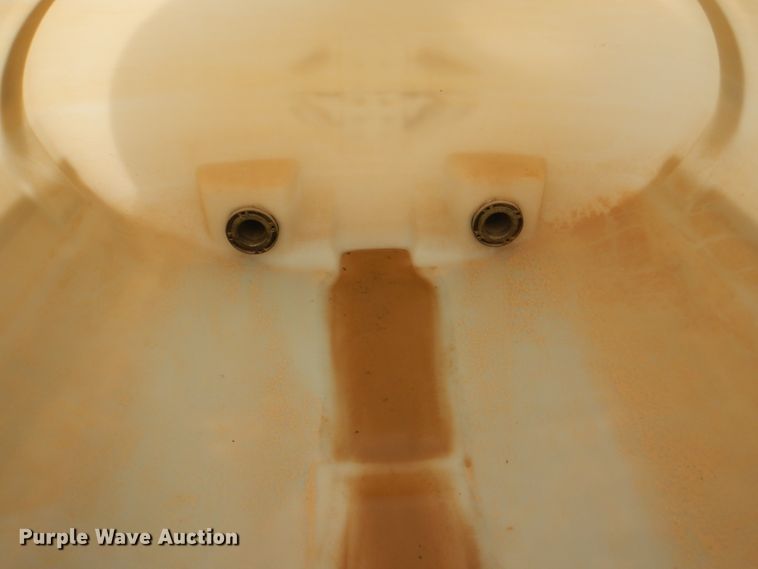 image for item DH7346 1989 Ford F800  water truck