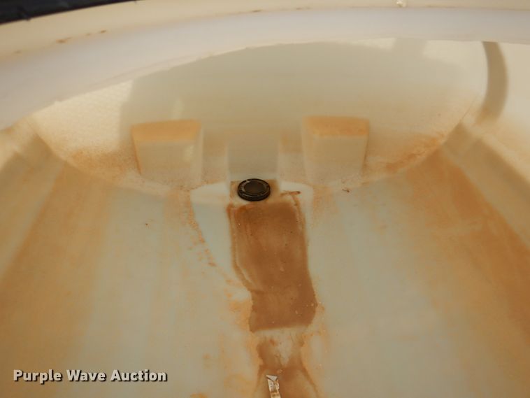 image for item DH7346 1989 Ford F800  water truck