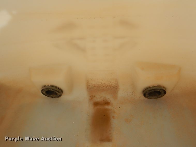 image for item DH7346 1989 Ford F800  water truck