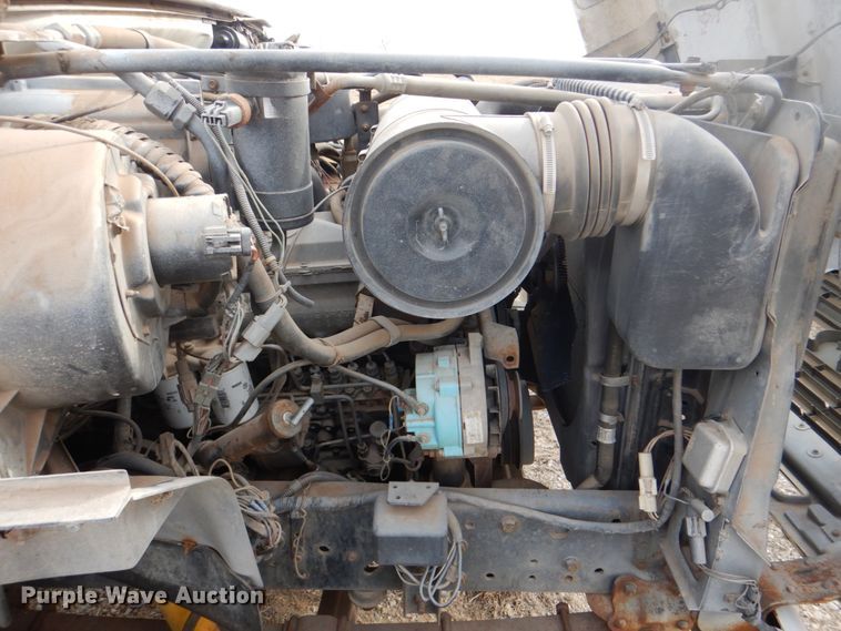 image for item DH7346 1989 Ford F800  water truck