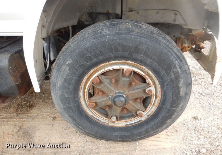 image for item DH7346 1989 Ford F800  water truck