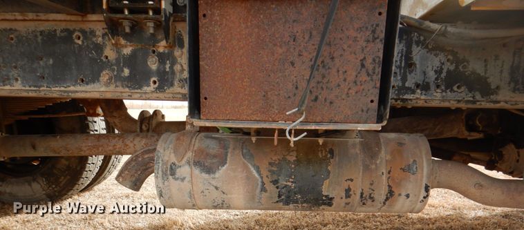 image for item DH7347 1997 Ford F800  water truck