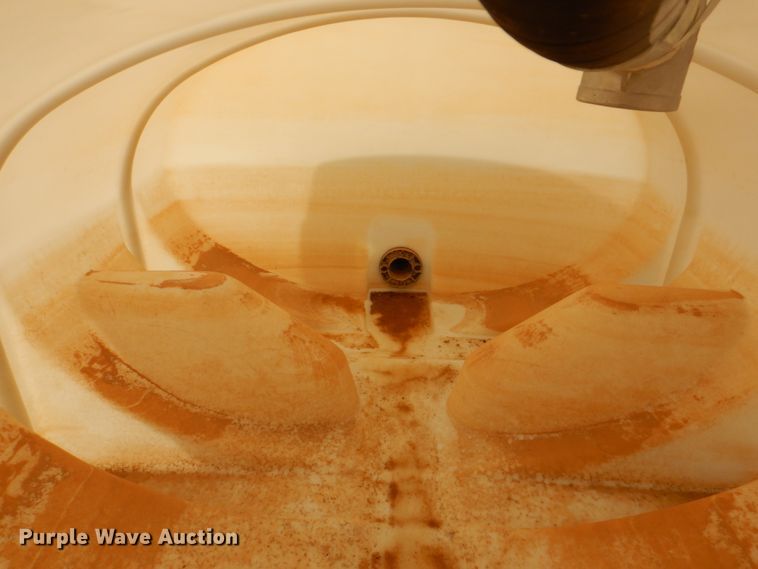 image for item DH7347 1997 Ford F800  water truck