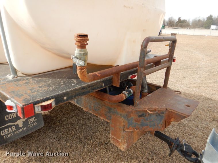 image for item DH7347 1997 Ford F800  water truck