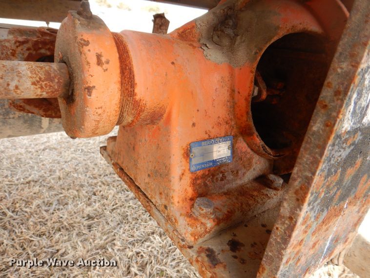 image for item DH7347 1997 Ford F800  water truck