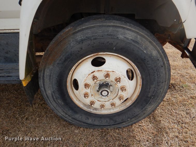 image for item DH7347 1997 Ford F800  water truck