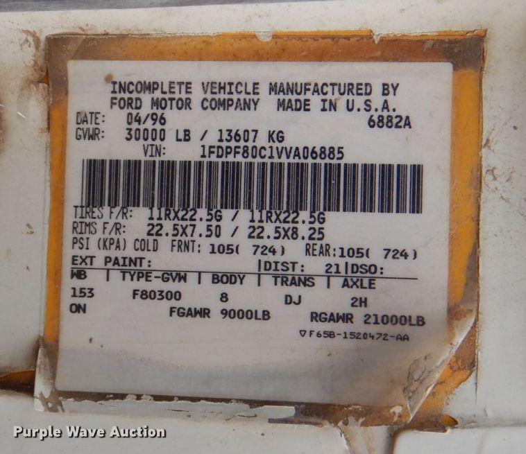 image for item DH7347 1997 Ford F800  water truck