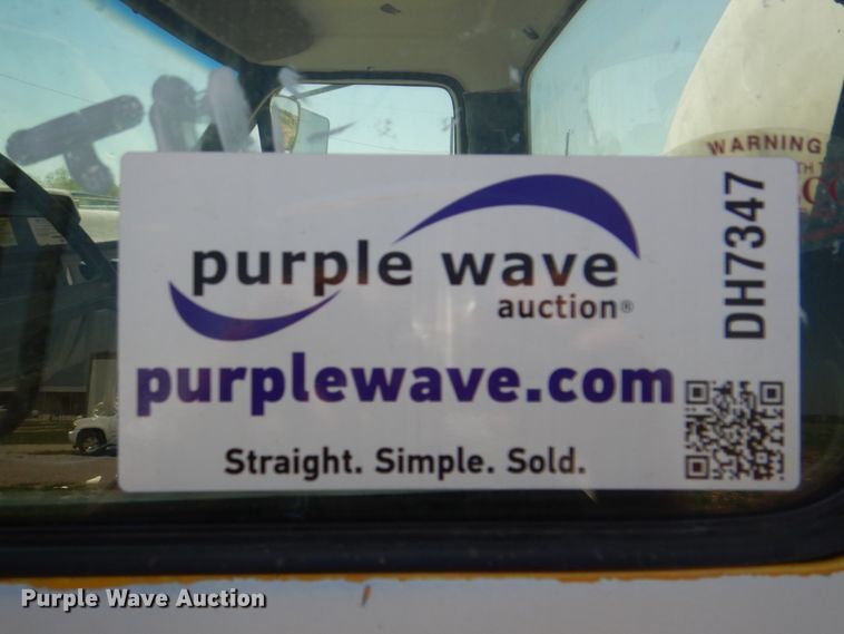 image for item DH7347 1997 Ford F800  water truck