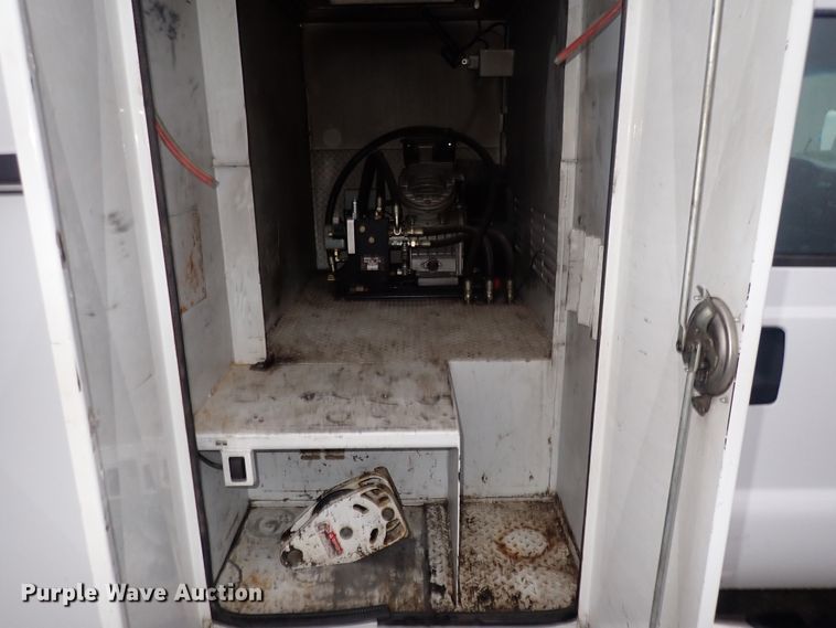 image for item DI1836 2006 Ford F550  utility / service truck