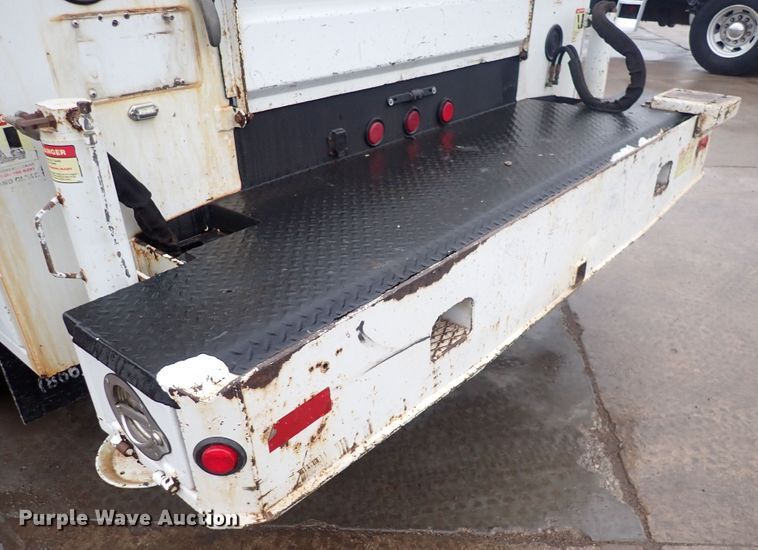 image for item DI1836 2006 Ford F550  utility / service truck