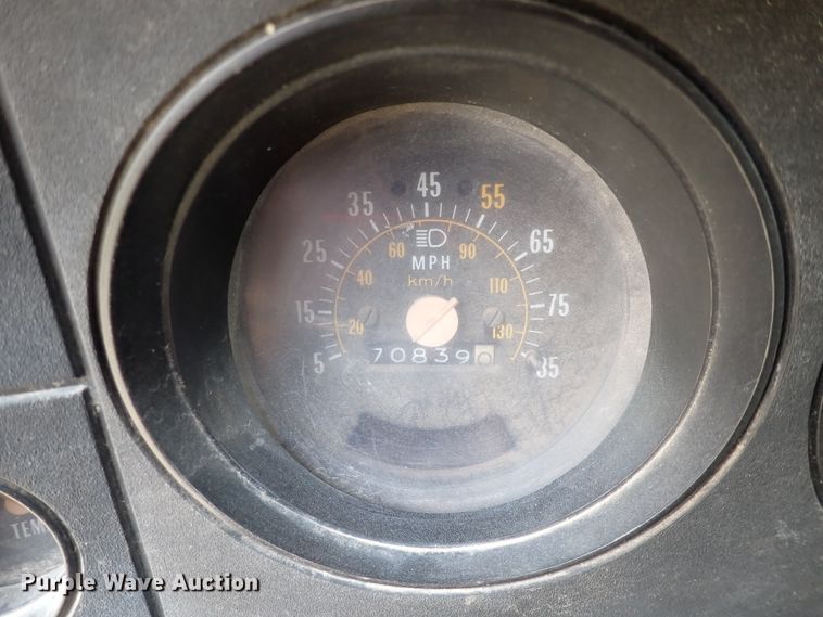 image for item DI1839 1982 Chevrolet C70  dump flatbed truck