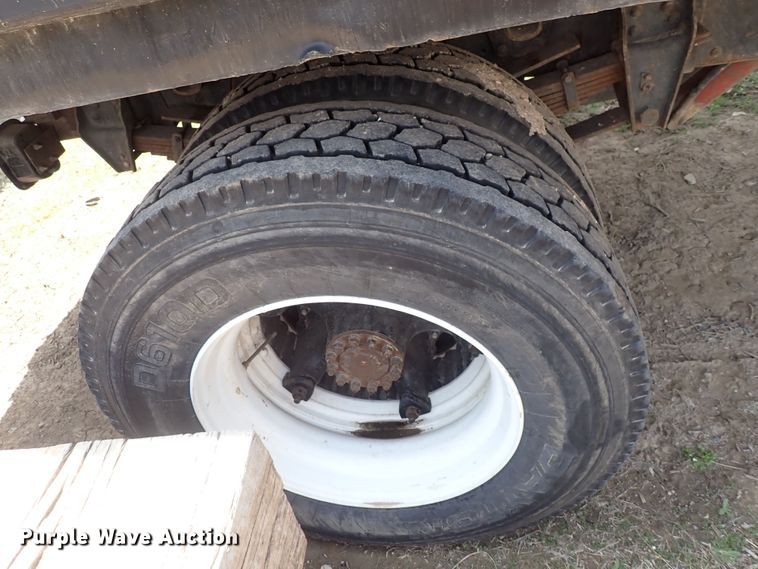 image for item DI1839 1982 Chevrolet C70  dump flatbed truck