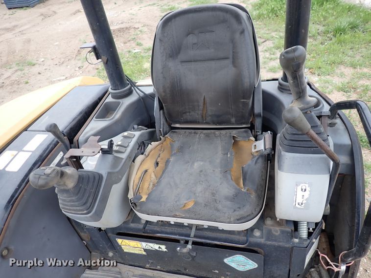 image for item DI1863 2007 Caterpillar 304C CR  mini excavator