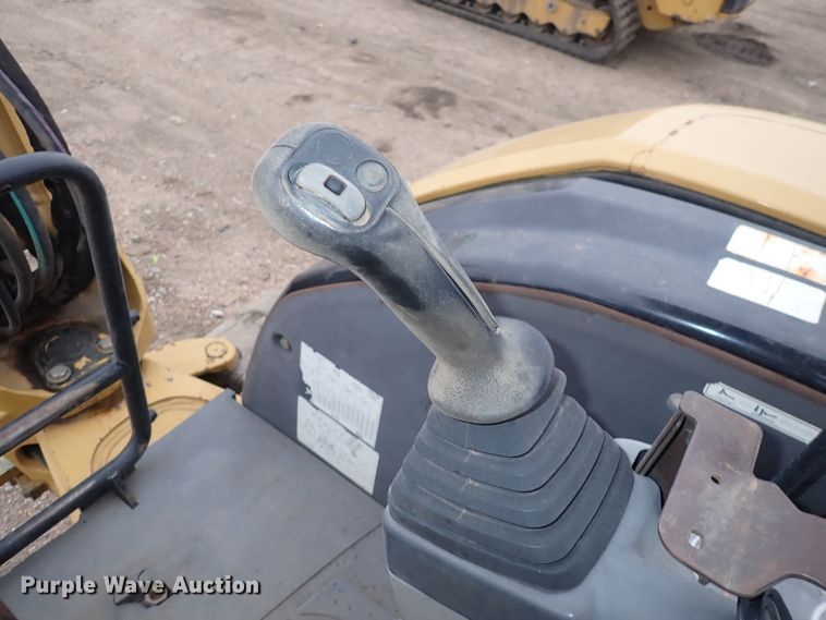 image for item DI1863 2007 Caterpillar 304C CR  mini excavator