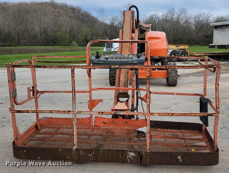 image for item DI2263 2004 JLG 460SJ  boom lift