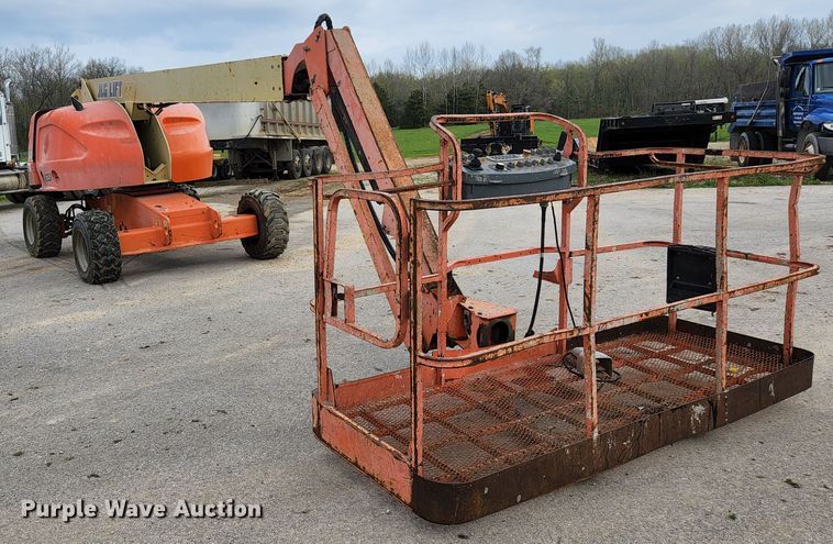 image for item DI2263 2004 JLG 460SJ  boom lift
