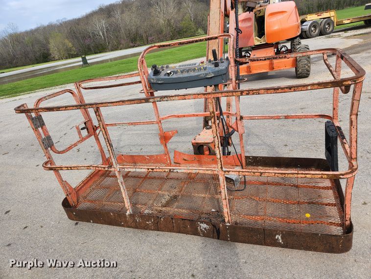 image for item DI2263 2004 JLG 460SJ  boom lift
