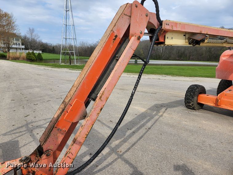 image for item DI2263 2004 JLG 460SJ  boom lift