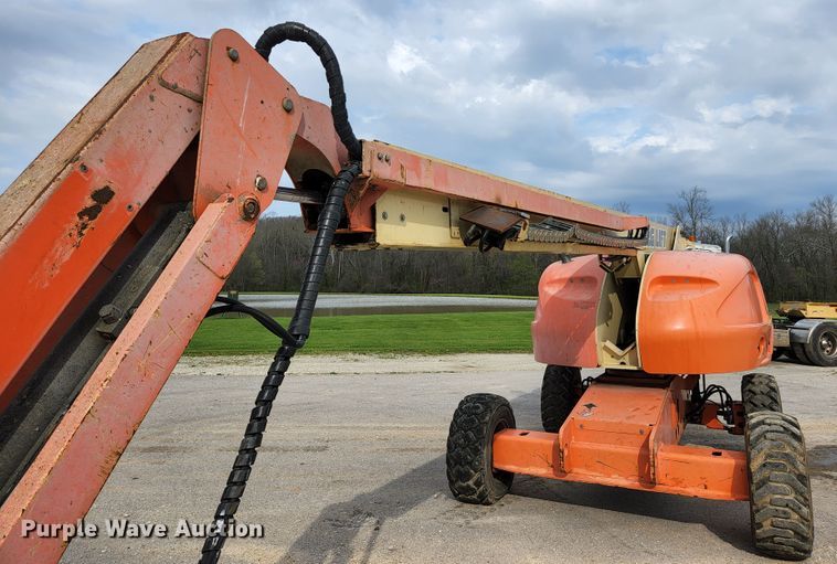 image for item DI2263 2004 JLG 460SJ  boom lift