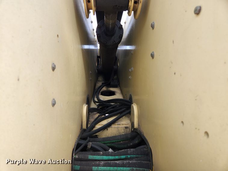 image for item DI2263 2004 JLG 460SJ  boom lift