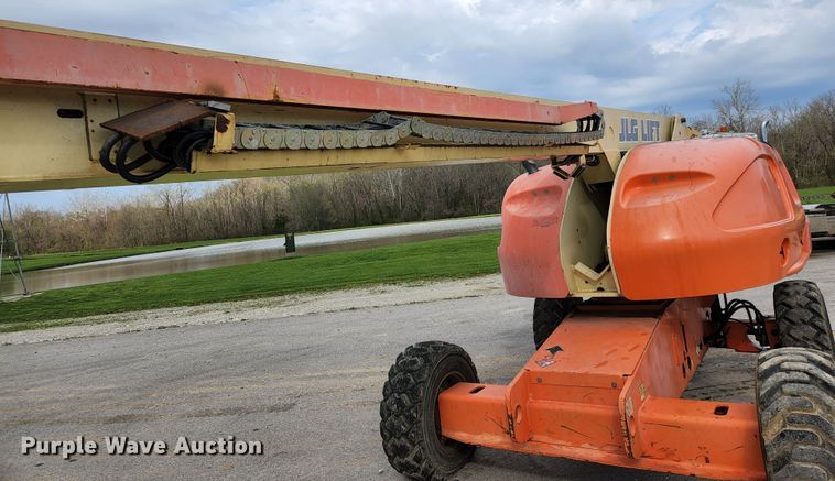 image for item DI2263 2004 JLG 460SJ  boom lift