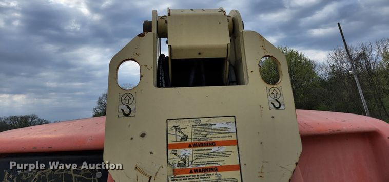 image for item DI2263 2004 JLG 460SJ  boom lift