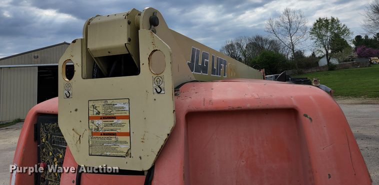 image for item DI2263 2004 JLG 460SJ  boom lift