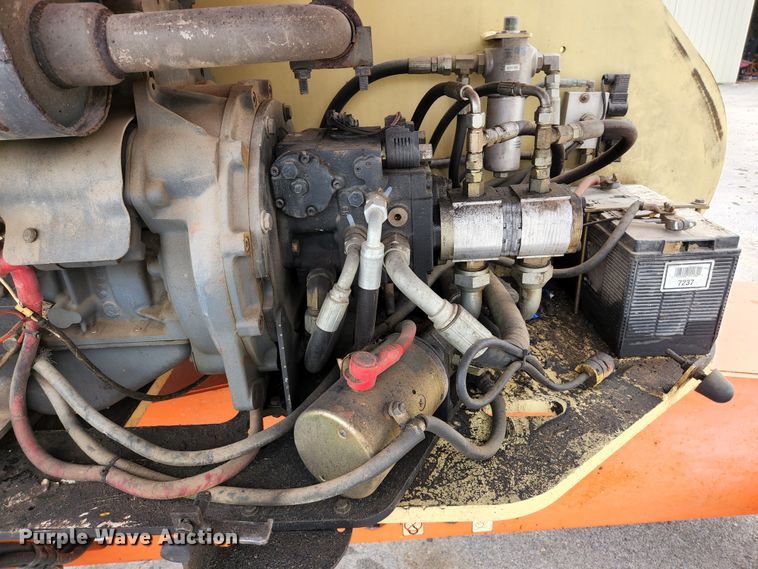 image for item DI2263 2004 JLG 460SJ  boom lift