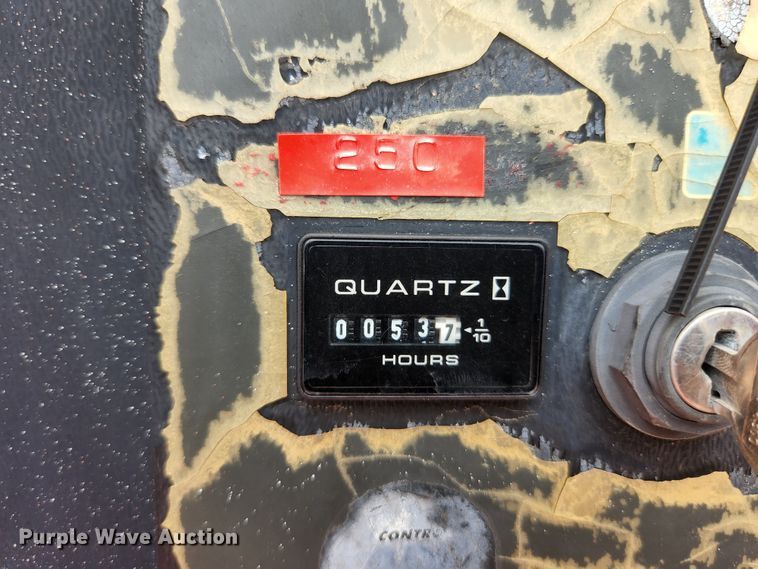 image for item DI2263 2004 JLG 460SJ  boom lift