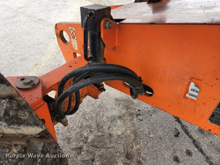 image for item DI2263 2004 JLG 460SJ  boom lift