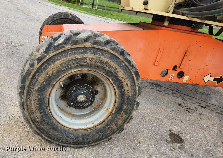 image for item DI2263 2004 JLG 460SJ  boom lift