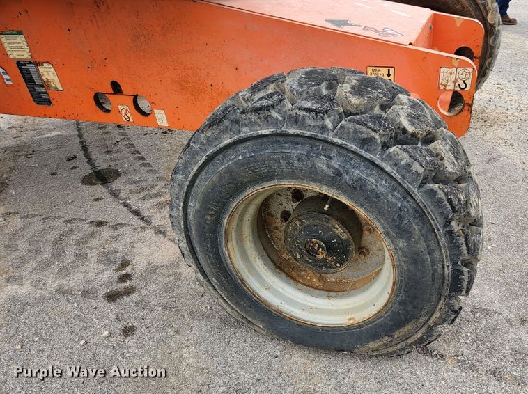 image for item DI2263 2004 JLG 460SJ  boom lift