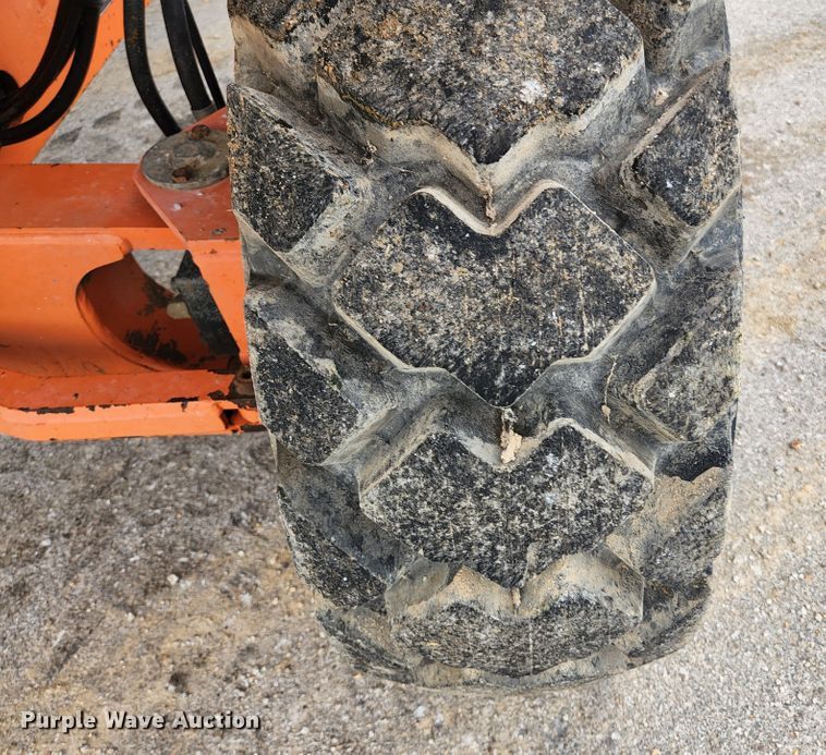 image for item DI2263 2004 JLG 460SJ  boom lift