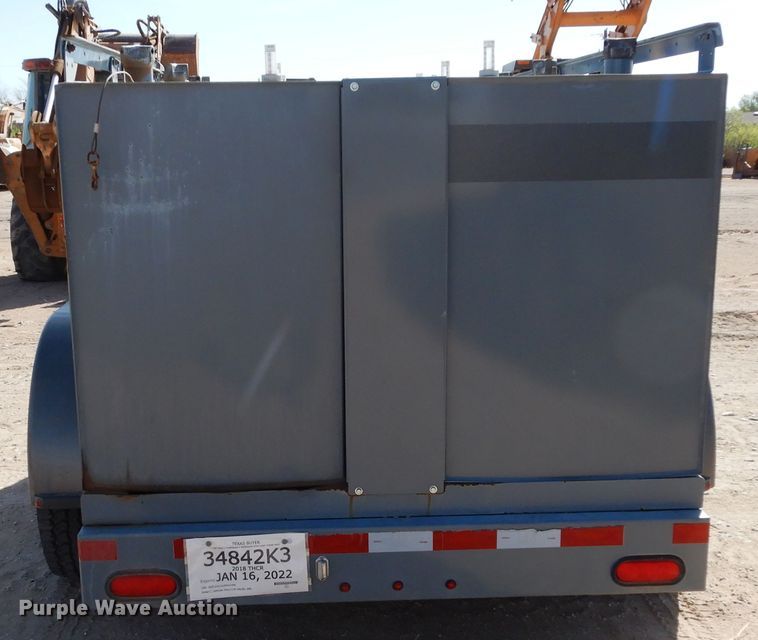 image for item DI8738 2018 Thunder Creek MTT920 fuel trailer