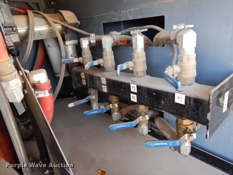 image for item DI8738 2018 Thunder Creek MTT920 fuel trailer