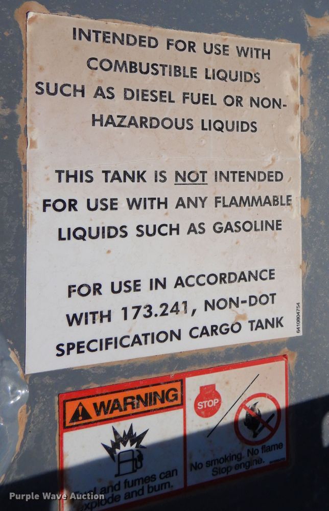 image for item DI8738 2018 Thunder Creek MTT920 fuel trailer