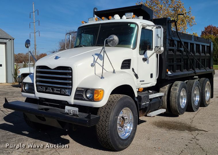 image for item DJ1552 2007 Mack CV713 Granite  dump truck