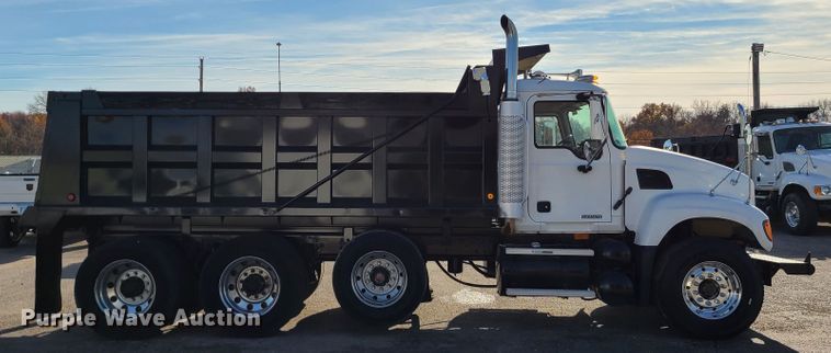 image for item DJ1552 2007 Mack CV713 Granite  dump truck