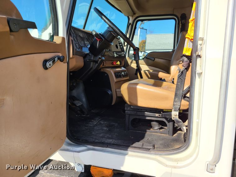 image for item DJ1552 2007 Mack CV713 Granite  dump truck