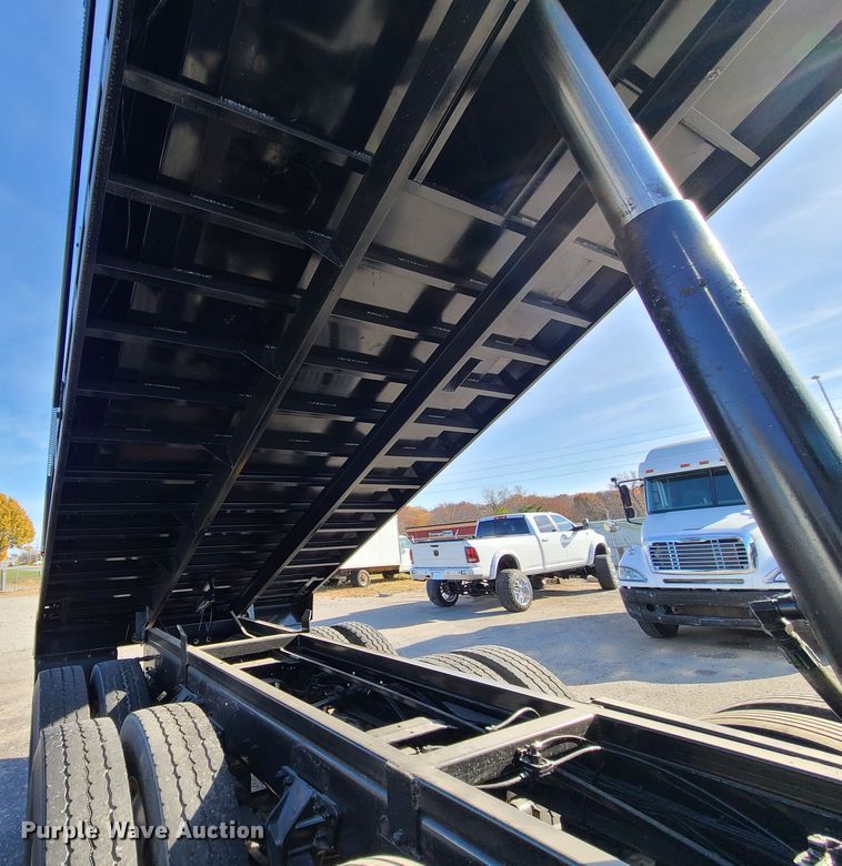 image for item DJ1552 2007 Mack CV713 Granite  dump truck