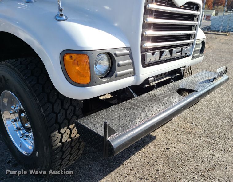 image for item DJ1552 2007 Mack CV713 Granite  dump truck