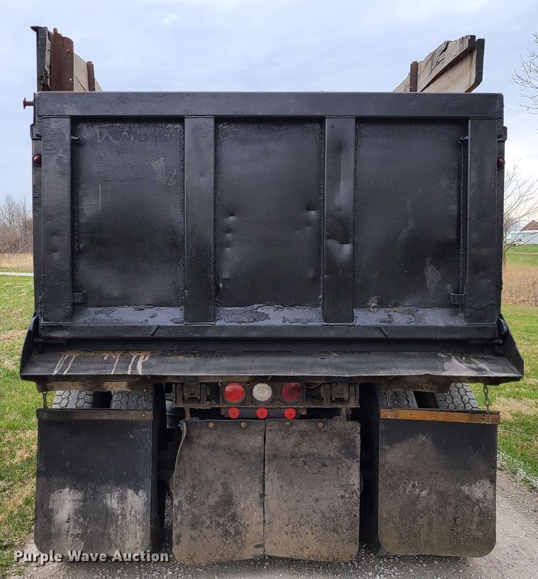 image for item DJ1728 2001 Peterbilt 357  dump truck