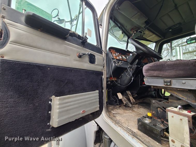 image for item DJ1728 2001 Peterbilt 357  dump truck