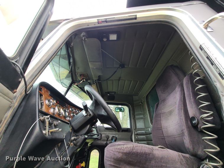 image for item DJ1728 2001 Peterbilt 357  dump truck