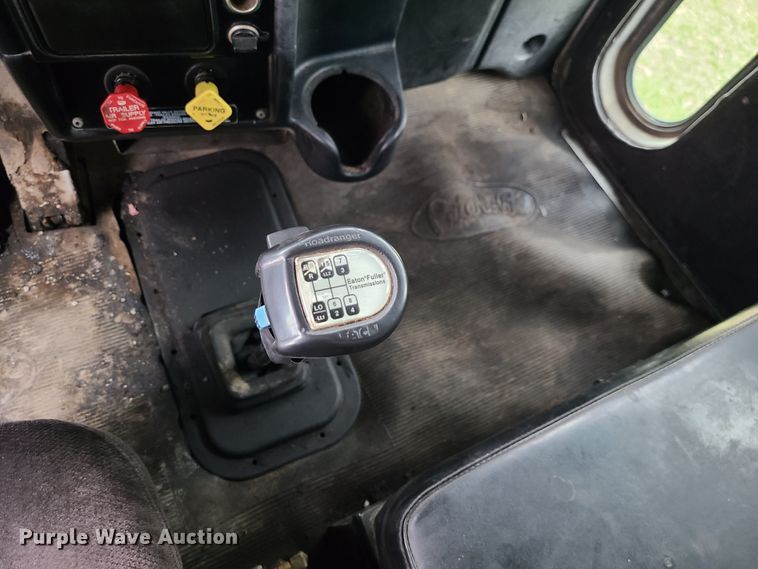 image for item DJ1728 2001 Peterbilt 357  dump truck