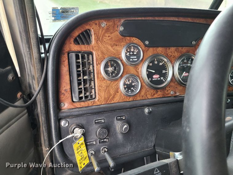 image for item DJ1728 2001 Peterbilt 357  dump truck