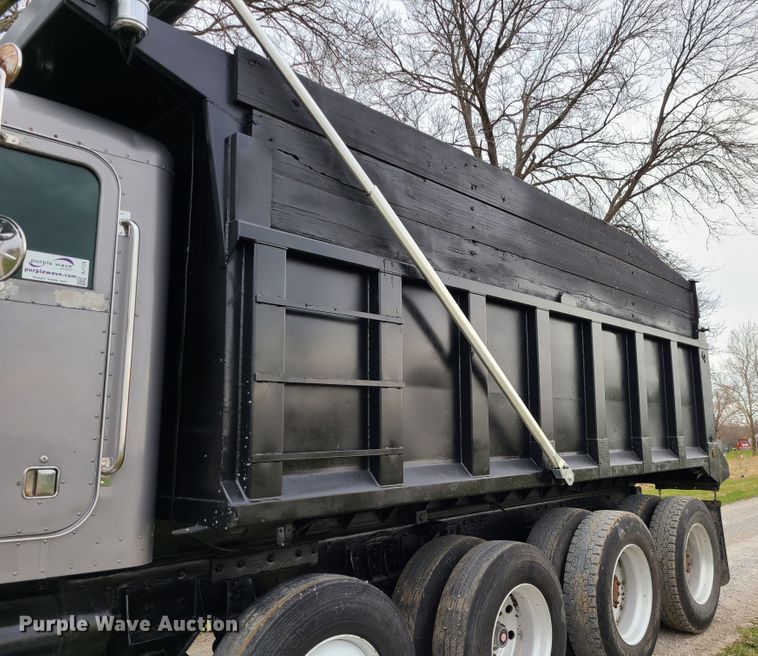 image for item DJ1728 2001 Peterbilt 357  dump truck