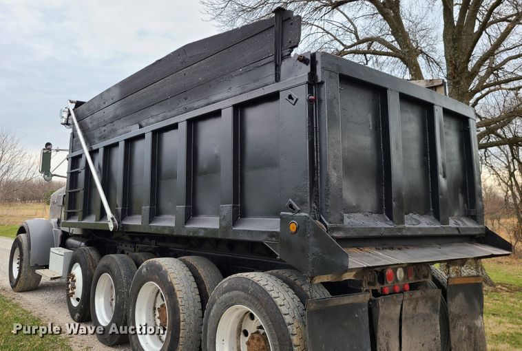 image for item DJ1728 2001 Peterbilt 357  dump truck