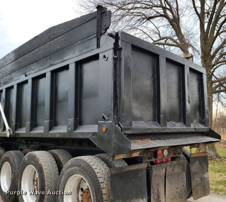 image for item DJ1728 2001 Peterbilt 357  dump truck