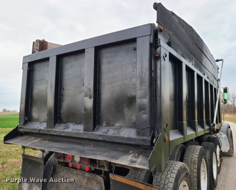 image for item DJ1728 2001 Peterbilt 357  dump truck